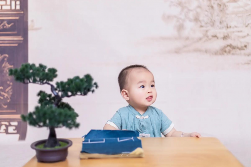 祁东宝宝总是抠鼻子